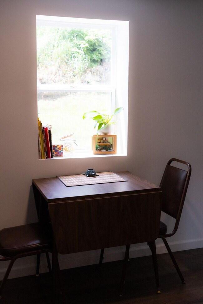 Building Photo - 2919 Elm St