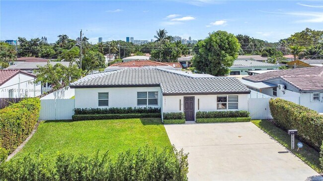 Building Photo - 18361 NE 20th Pl