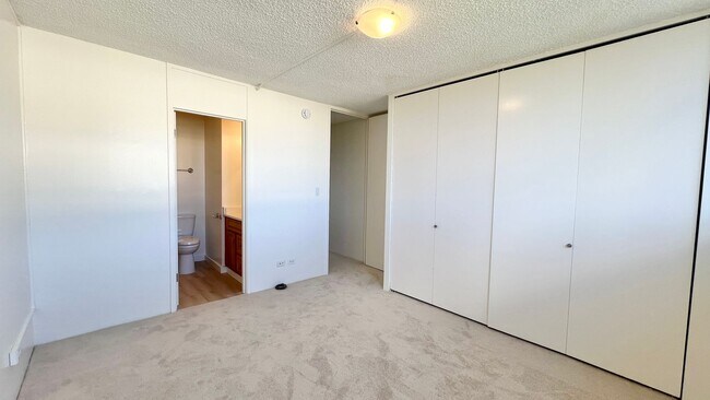 Building Photo - AVAILABLE NOW! 2-Bedroom, 2-Bath Corner Un...