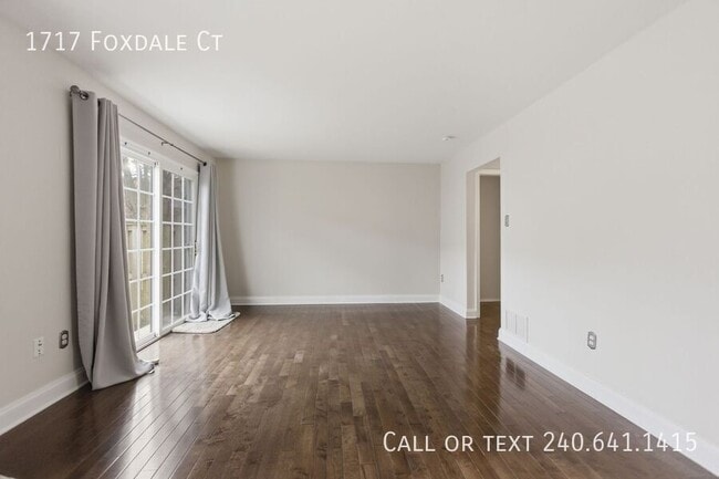 Building Photo - 1717 Foxdale Ct