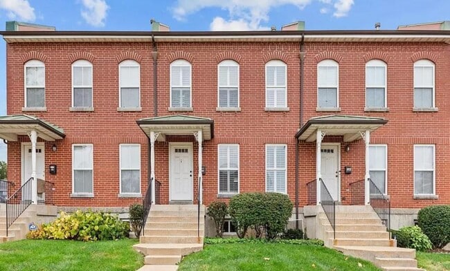 Building Photo - Lovely 2 Bedroom / 2 Bath for Rent