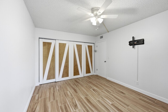 Building Photo - 2805 Casita Way