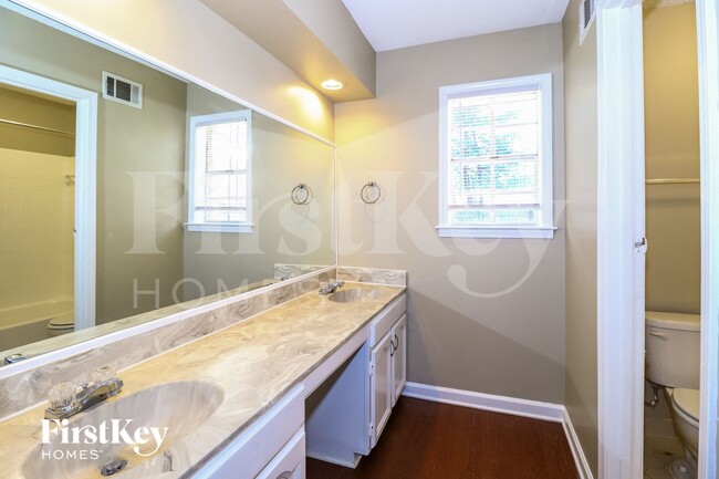 Building Photo - 3511 Morning Light Dr