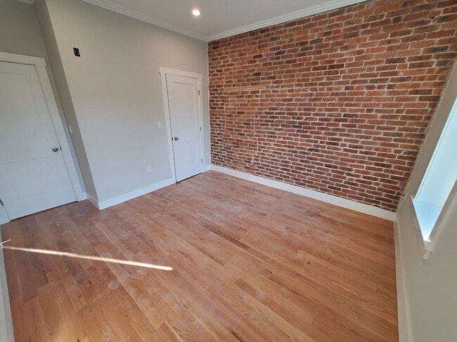Building Photo - 21 Wallingford Rd