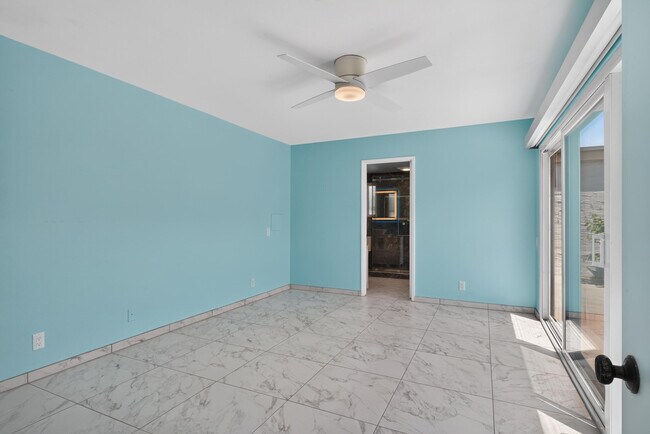 Building Photo - 2490 E Miramonte Cir