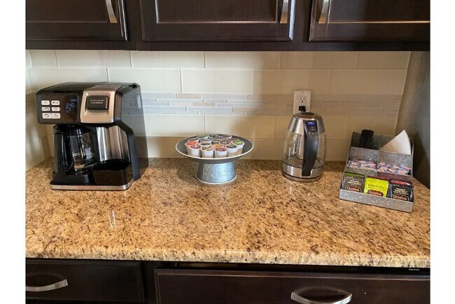 Building Photo - 9412 Joyce Way