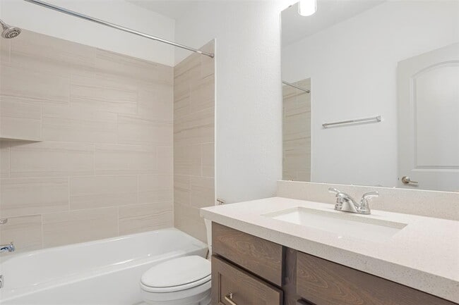 Building Photo - 228 Barton Oak Trl