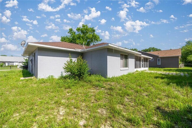Building Photo - 15121 SW 35th Avenue Rd