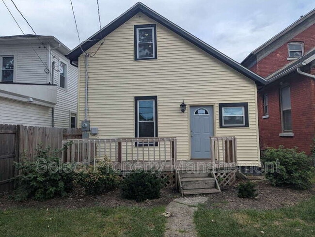 Building Photo - 601 Lavina St