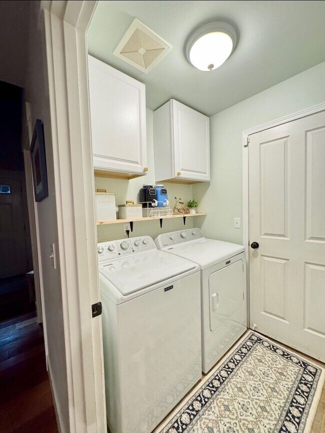 Building Photo - Silverdale 2 Story Home 4bed 2.5 bath