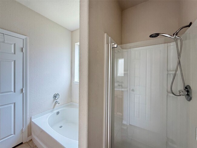 Building Photo - 12315 Gentlebrook Dr