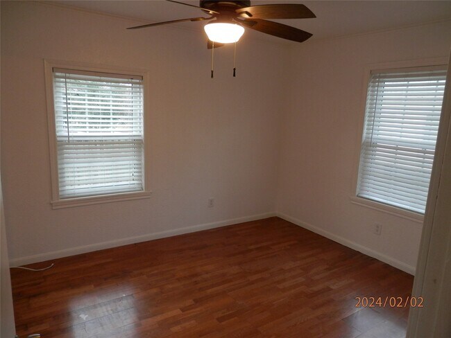 Building Photo - 124 17th St