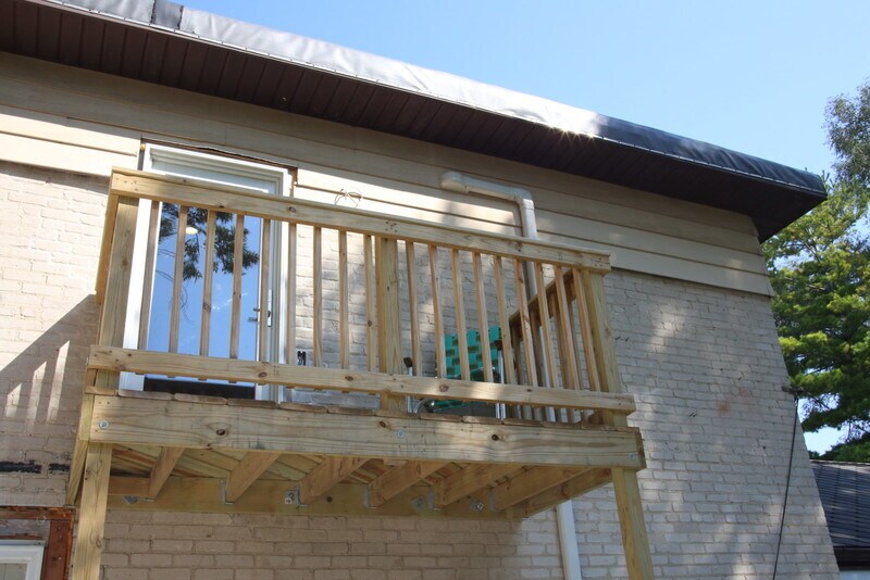 Building Photo - 109 E Lakeside St