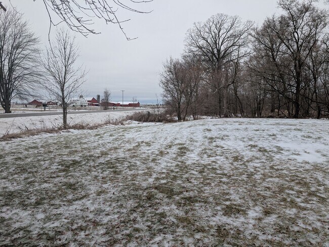 Building Photo - 1690 W Wirtz Rd