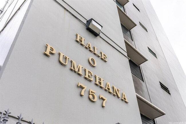 Building Photo - 757 Kinalau Pl