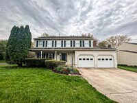 Building Photo - Beautiful and Spacious 4 Bedroom 2.5 Bathr...