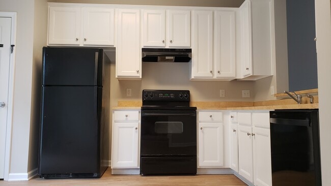 Building Photo - 2853 Summergrove Ct