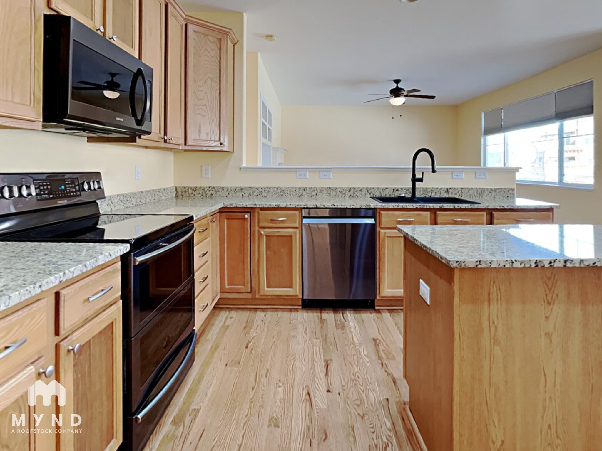 Building Photo - 10883 Torreys Peak Way