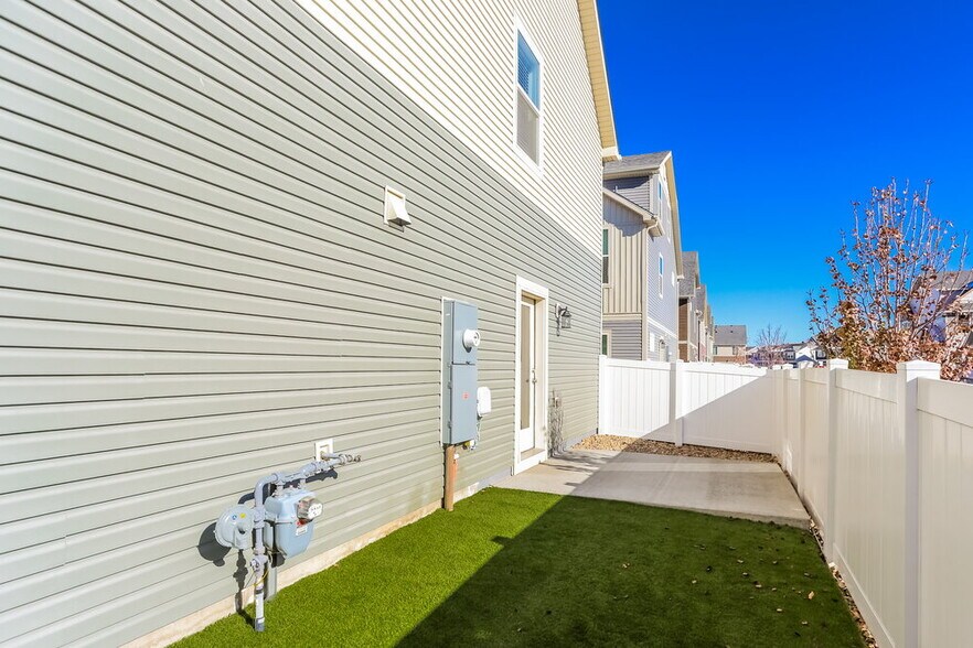Building Photo - 18553 E 47th Pl