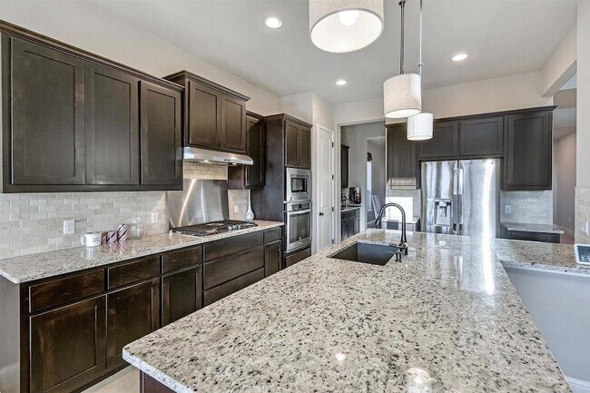Building Photo - 14924 Iveans Way