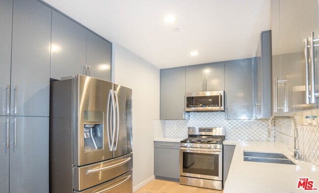 Building Photo - 6546 La Mirada Ave