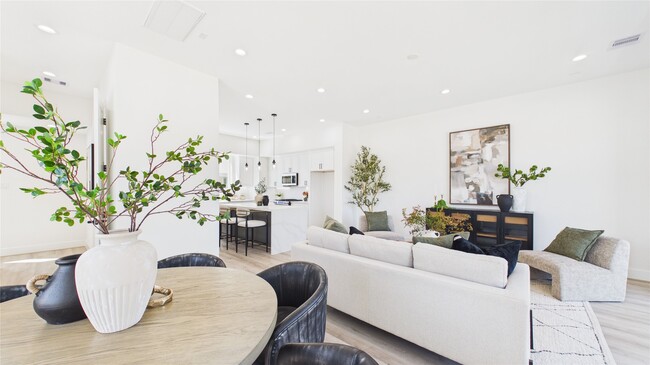 Building Photo - 2417 Harrington St