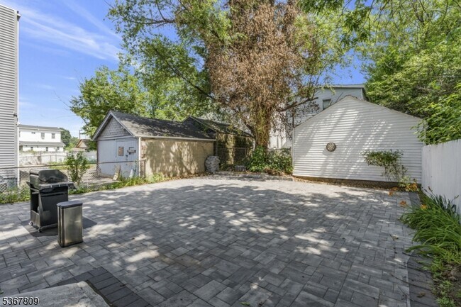 Building Photo - 9 Westervelt Pl