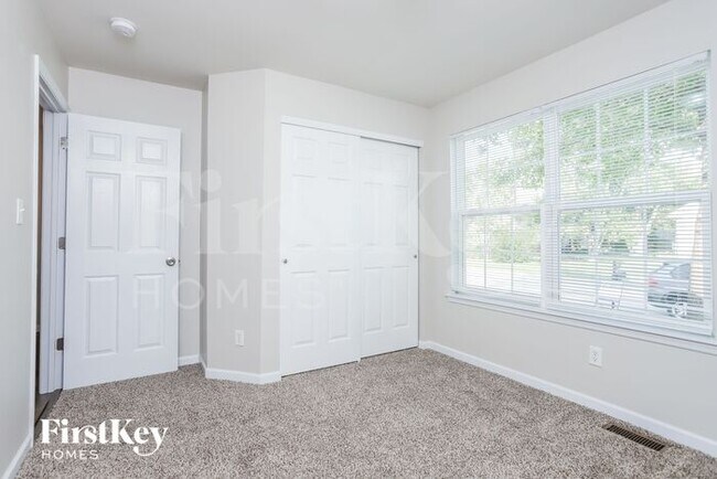 Building Photo - 25 Landon Way Ct