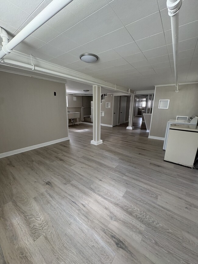 Building Photo - 7607 S Wolcott Ave