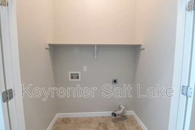 Building Photo - 1091 W Emerald Pools Ln