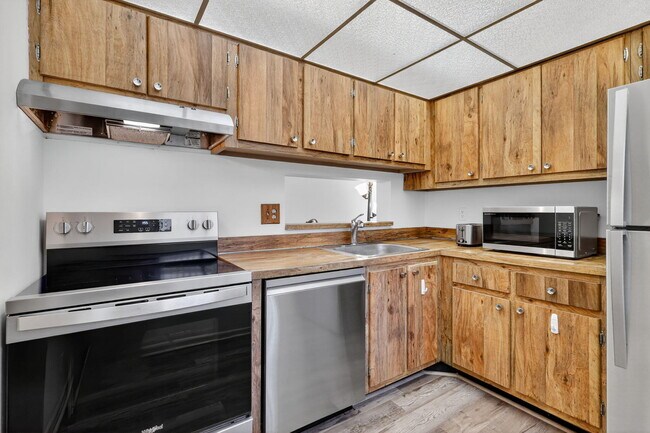 Building Photo - 5220 Las Verdes Cir