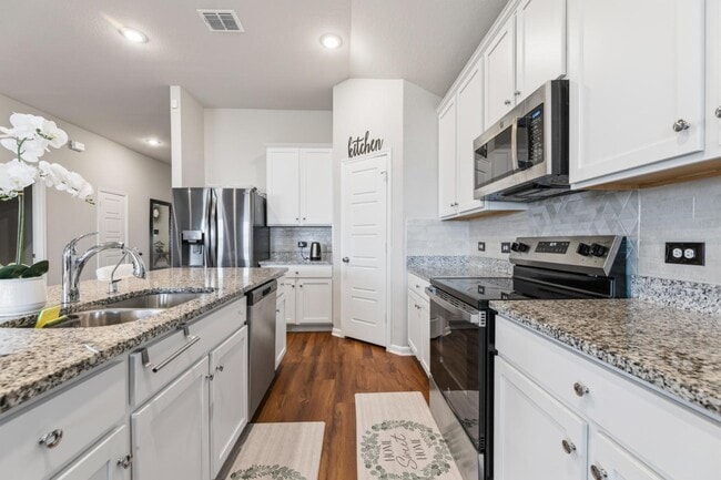 Building Photo - 5538 Jade Vly