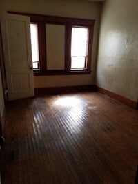 Building Photo - -414