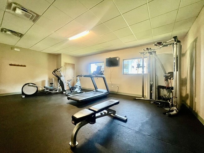 Building Photo - Beautifully updated condo in Winter Park