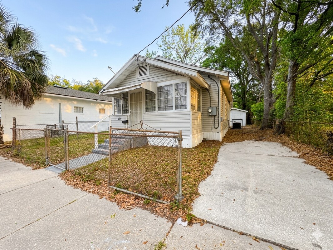 Building Photo - 1459 W 23rd St