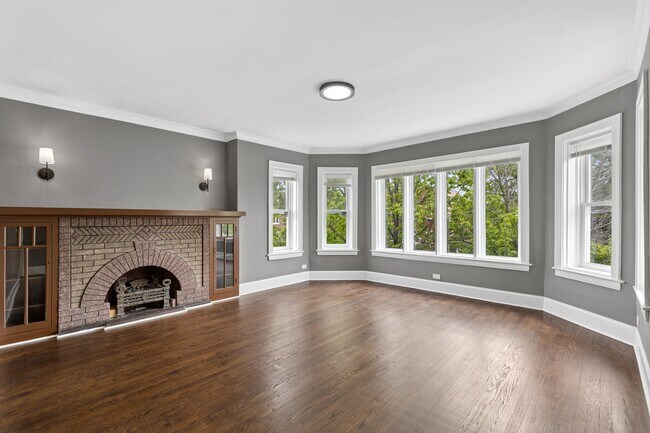 Building Photo - 8210 S Marshfield Ave