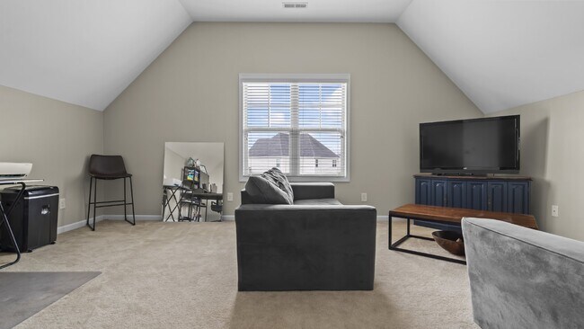 Building Photo - Towne Pointe