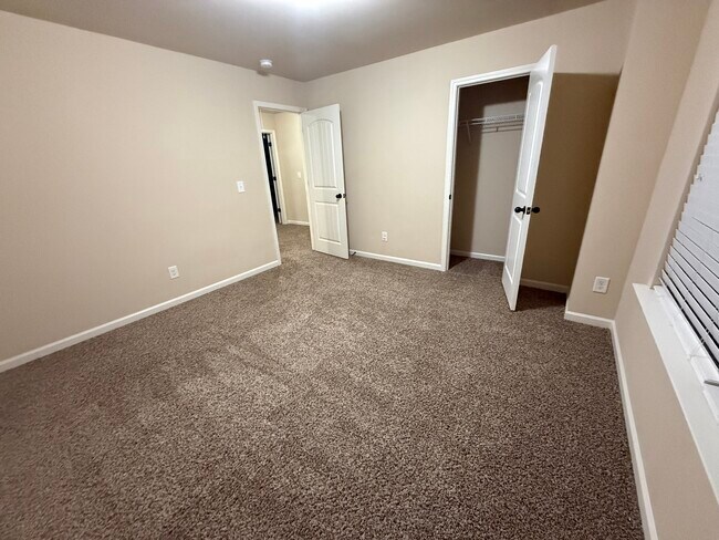 Building Photo - 2056 Tweed Dr