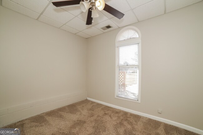 Building Photo - 499 Woodland St