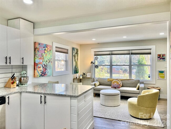 Building Photo - 3205 Brixton Ct