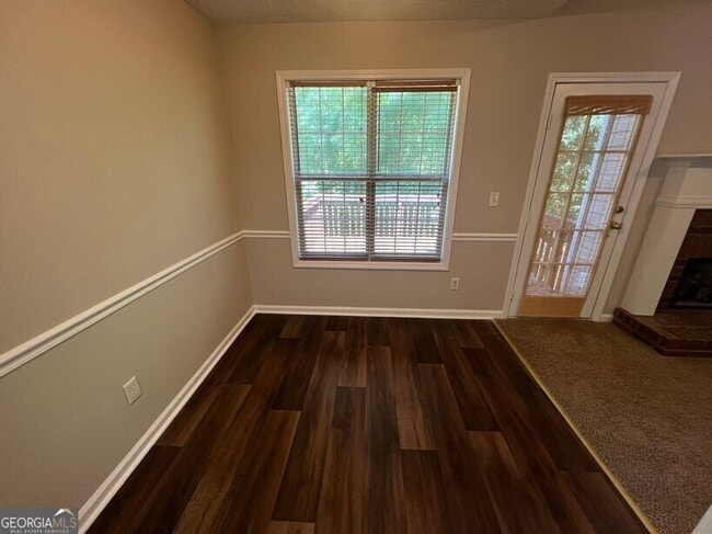 Building Photo - 1157 Chateau Terrace