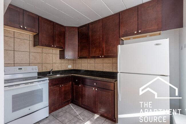 Building Photo - 1360 W Touhy Ave