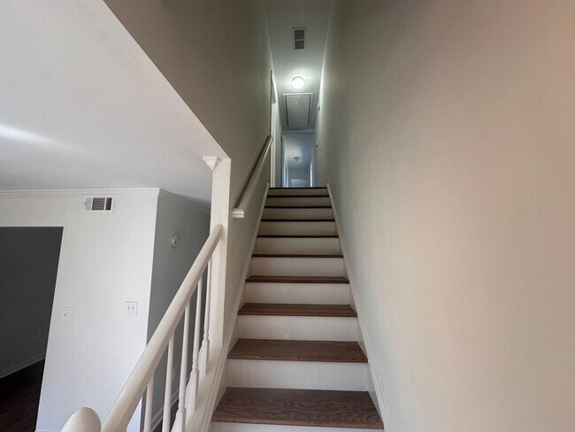 Building Photo - Charming 3BR Townhome in Atlanta