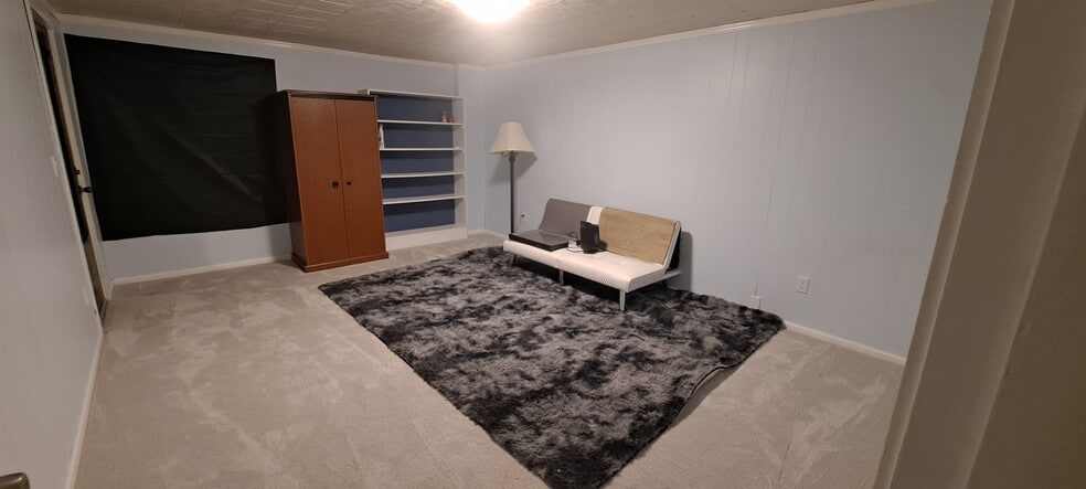 Building Photo - 1911 E Broadway St