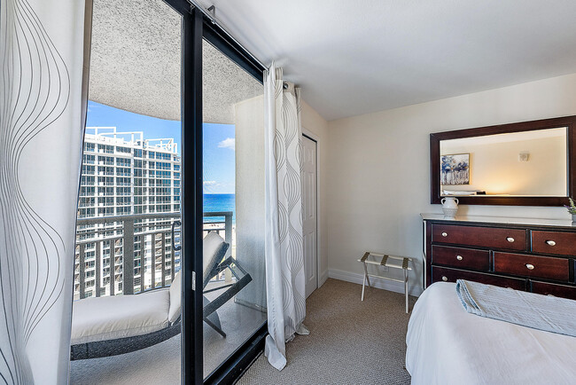 Building Photo - 3000 N Ocean Dr