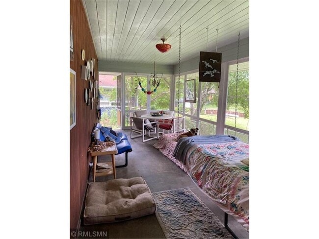 Building Photo - 1952 Oak Knoll Dr