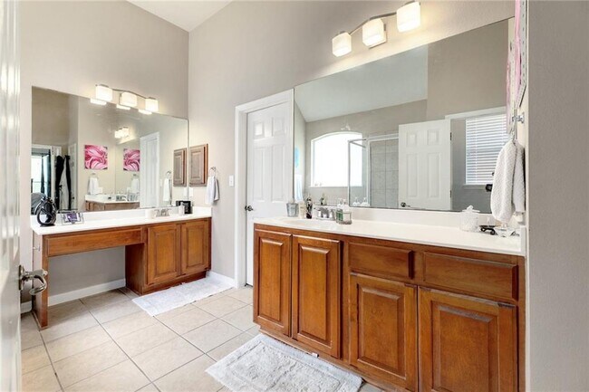 Building Photo - 15520 Bandon Dr