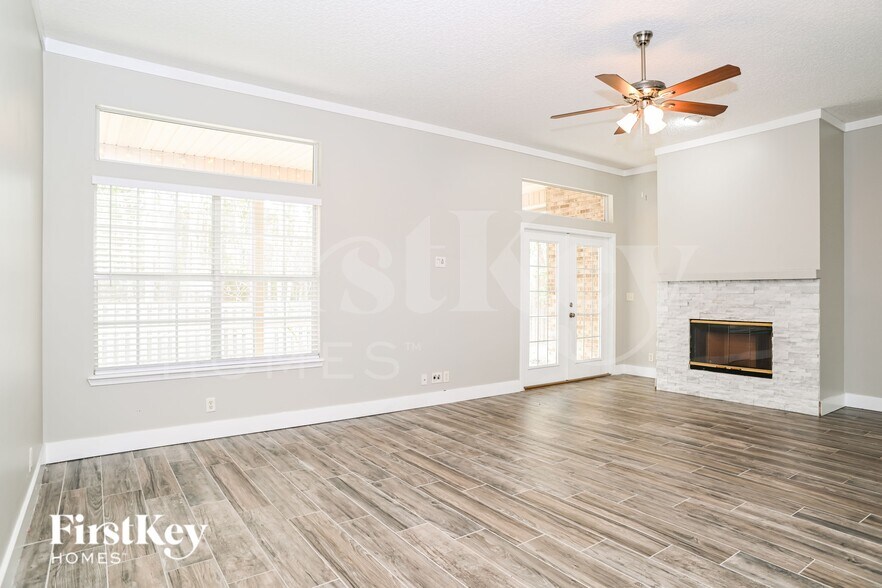 Building Photo - 2352 Chartley Ln S