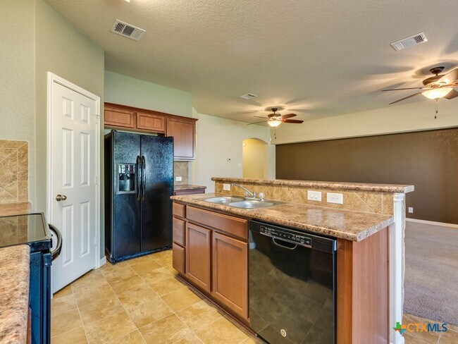 Building Photo - 216 Teron Dr