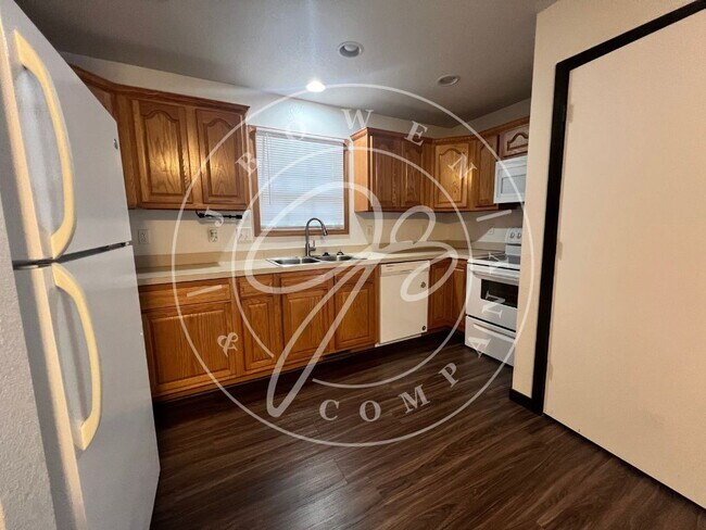 Building Photo - "Charming 3-Bedroom Home in Oregon.– Spaci...